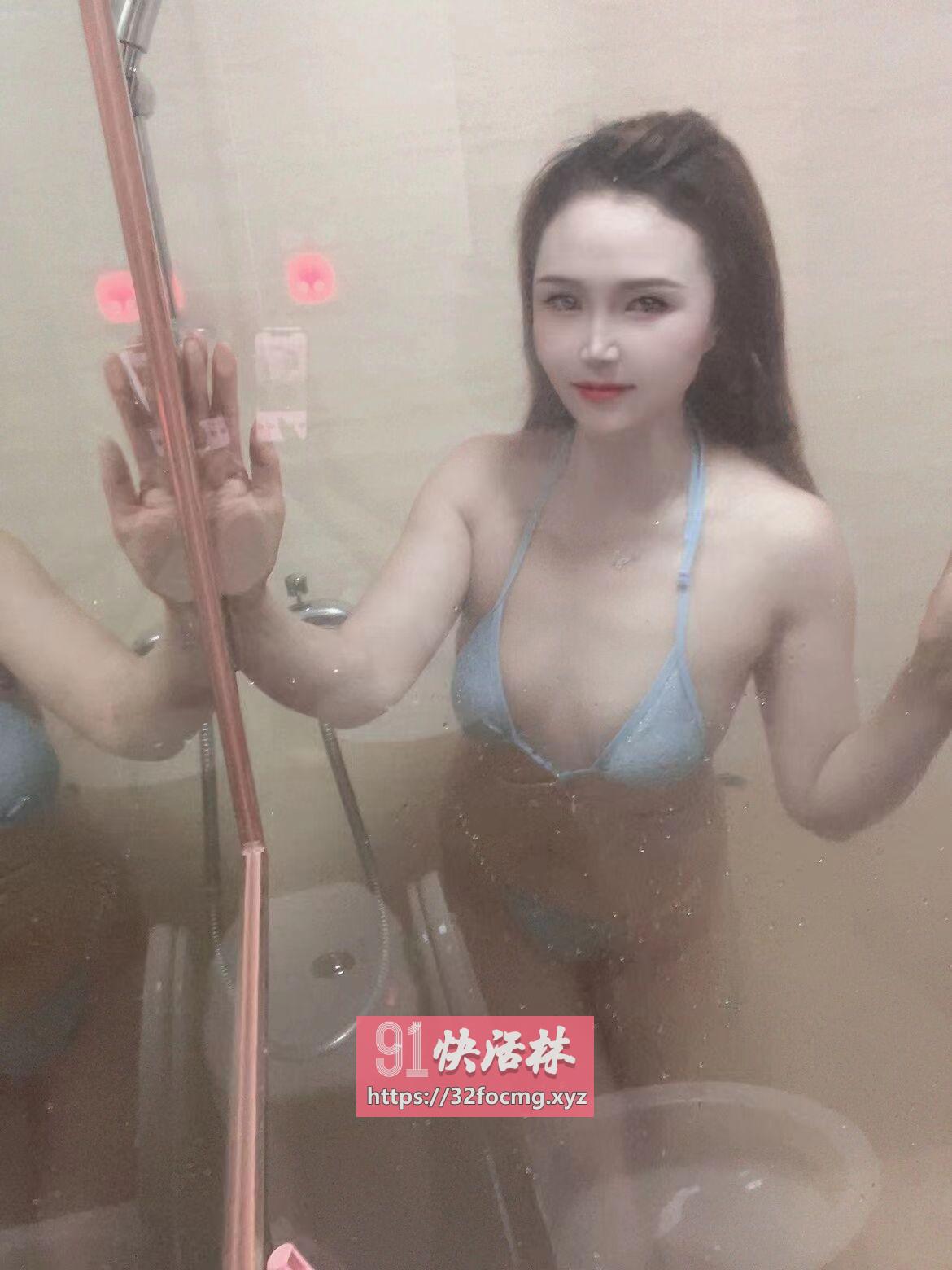 白嫩少妇泡泡