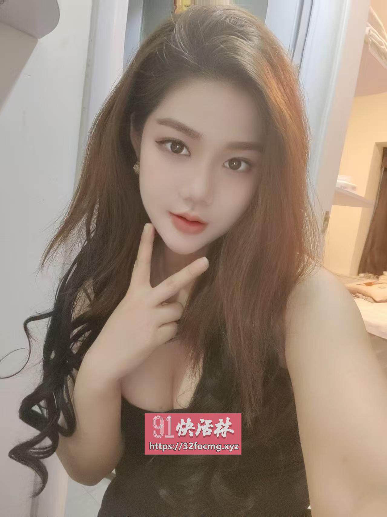 大胸颜值女友