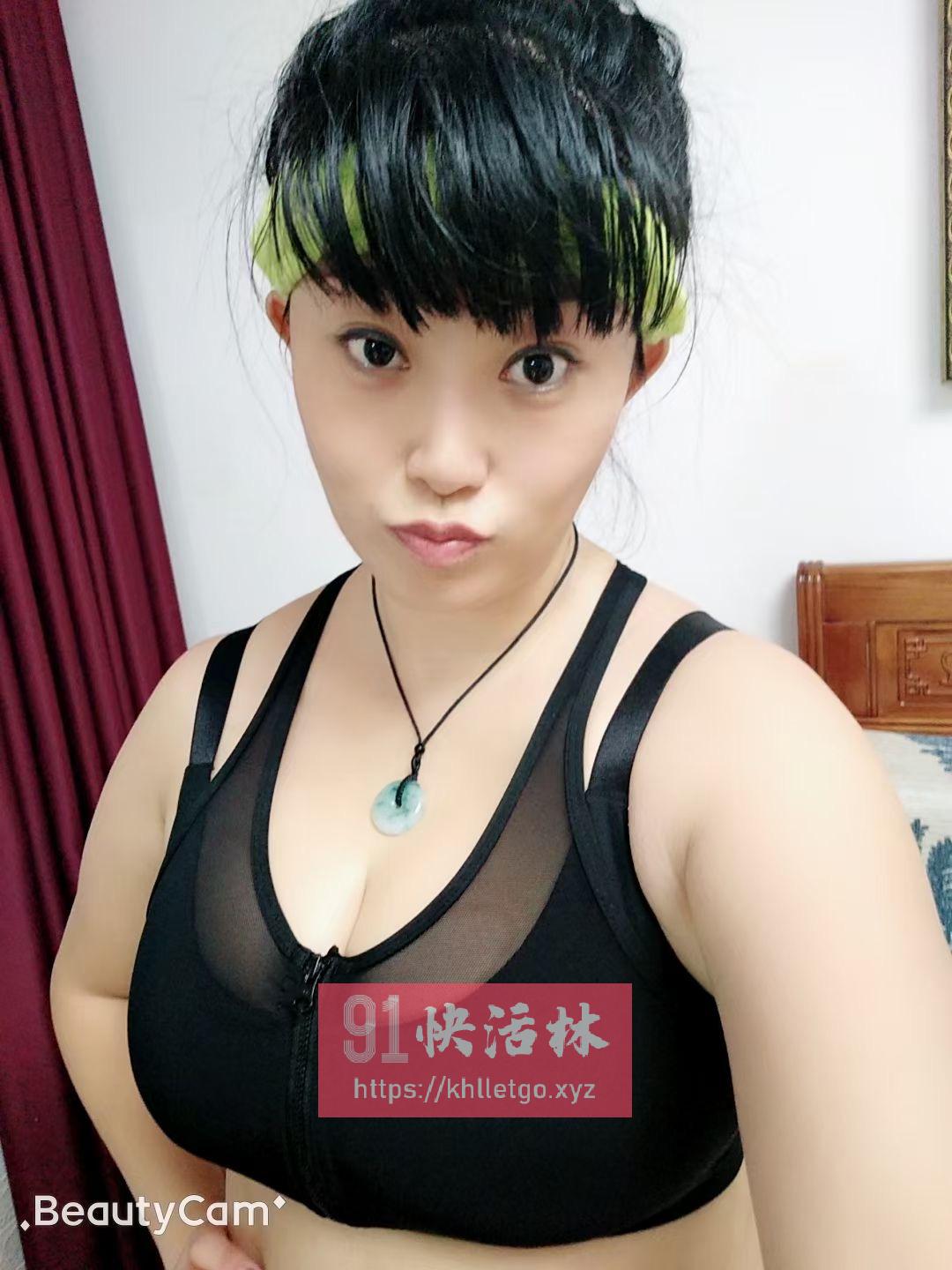 白云小奶头大白巨乳骚姐