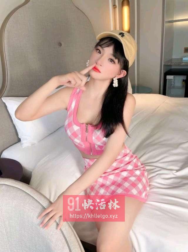 挺时尚的少妇青青