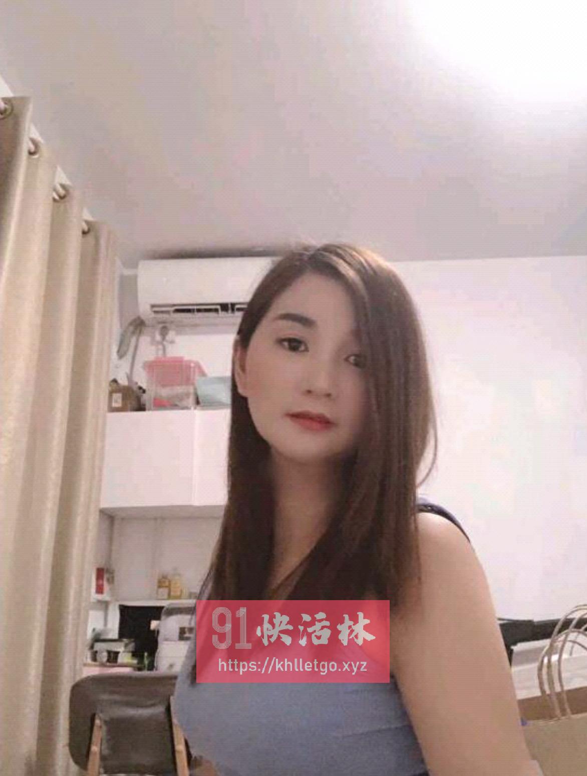 园区斜塘荷韵高层的小姐姐