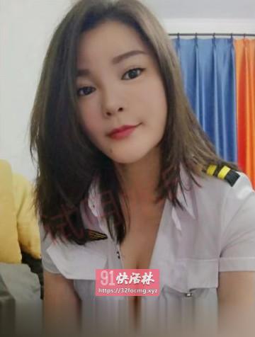 翘臀丰满型小姐姐