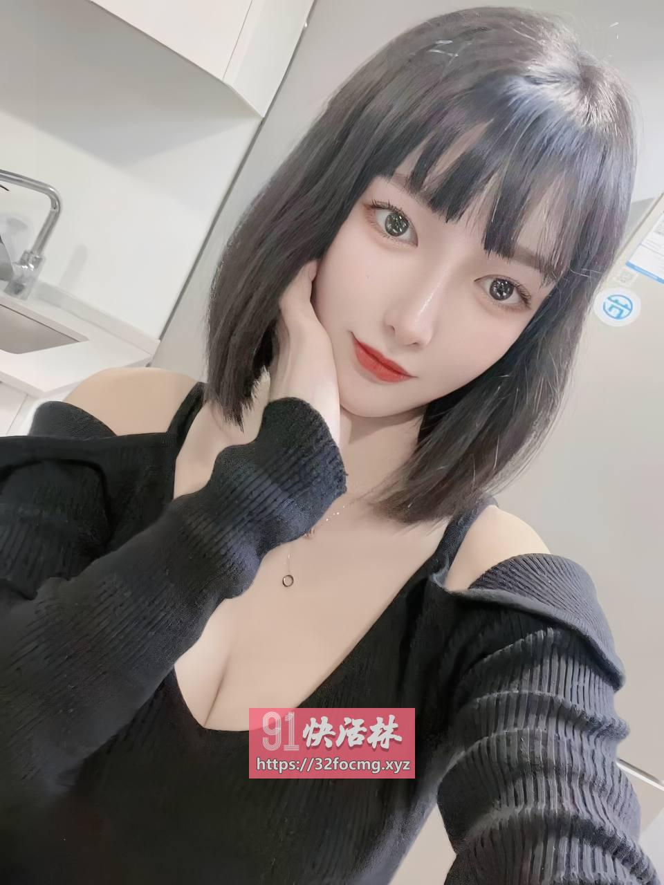 美艳动人小女友橙子