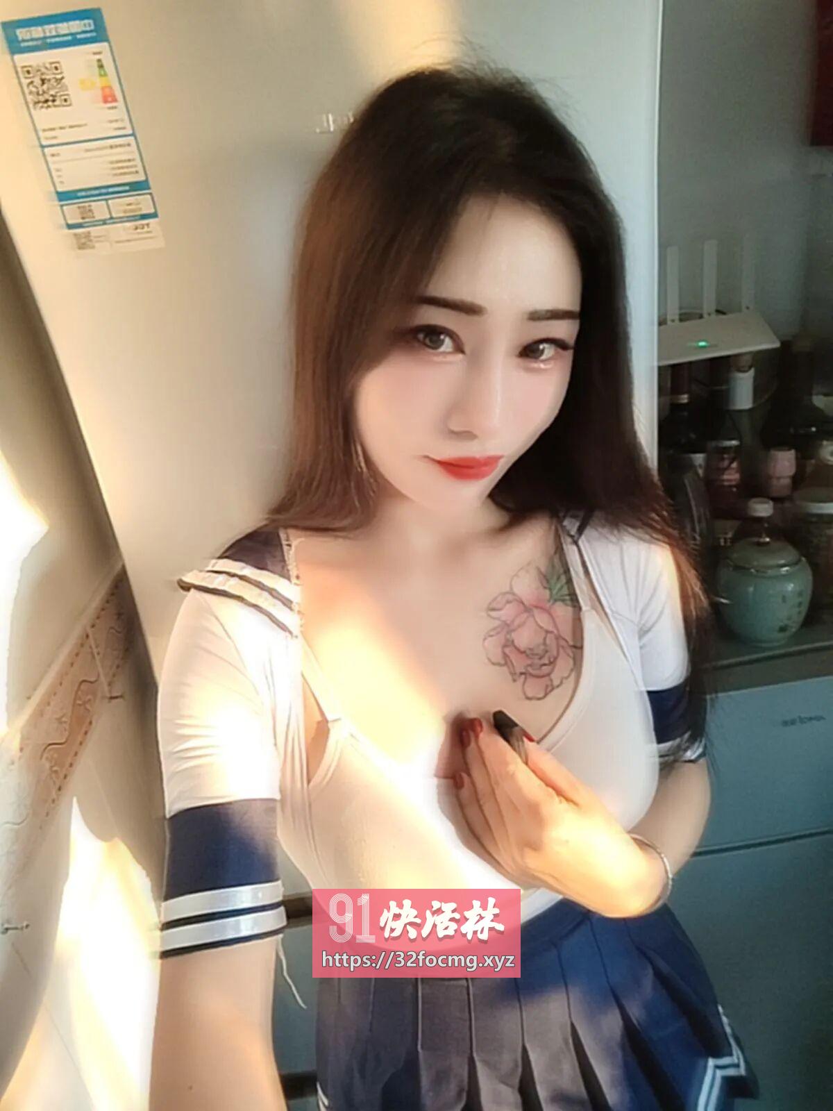 蜜桃翘臀大胸辣妹不挑活