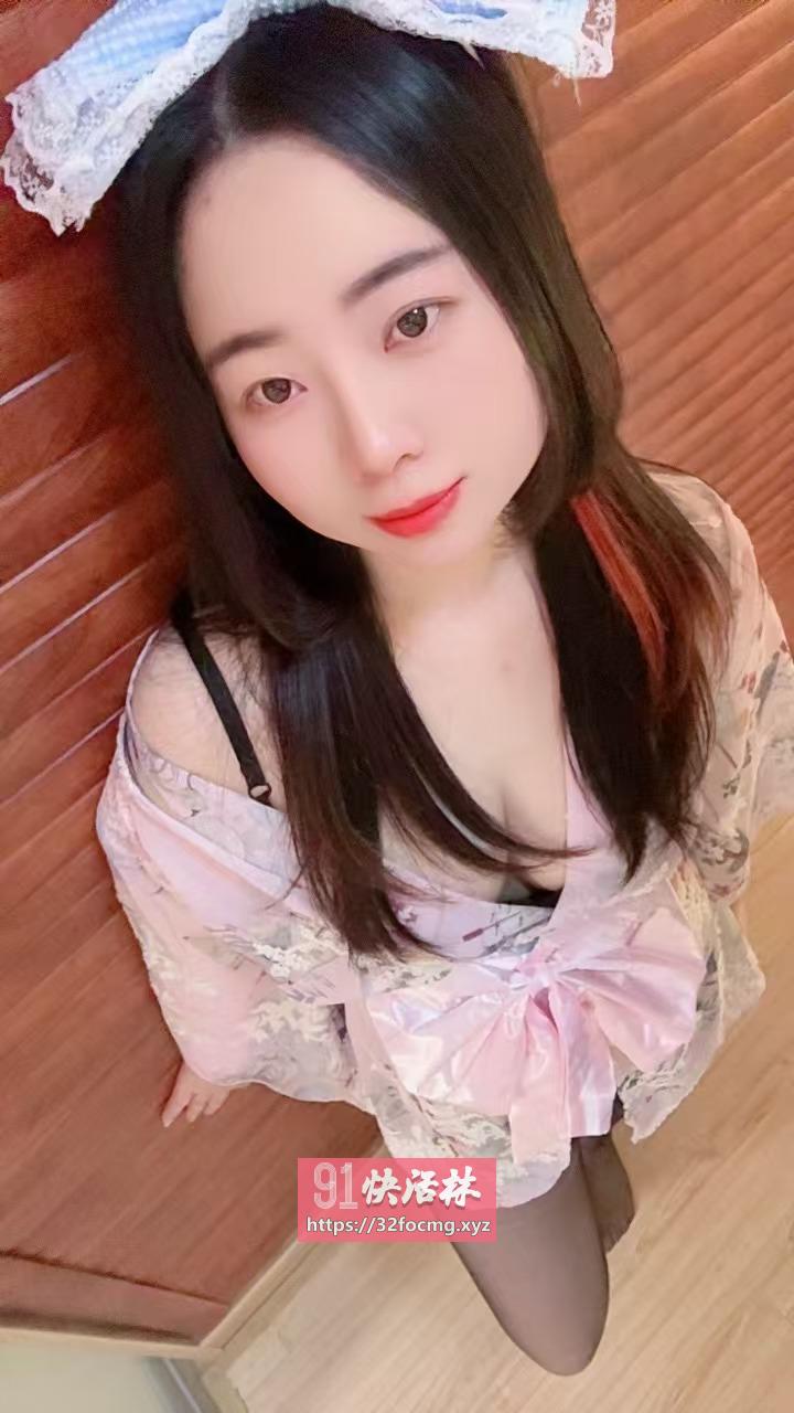 丰满年轻小姐姐