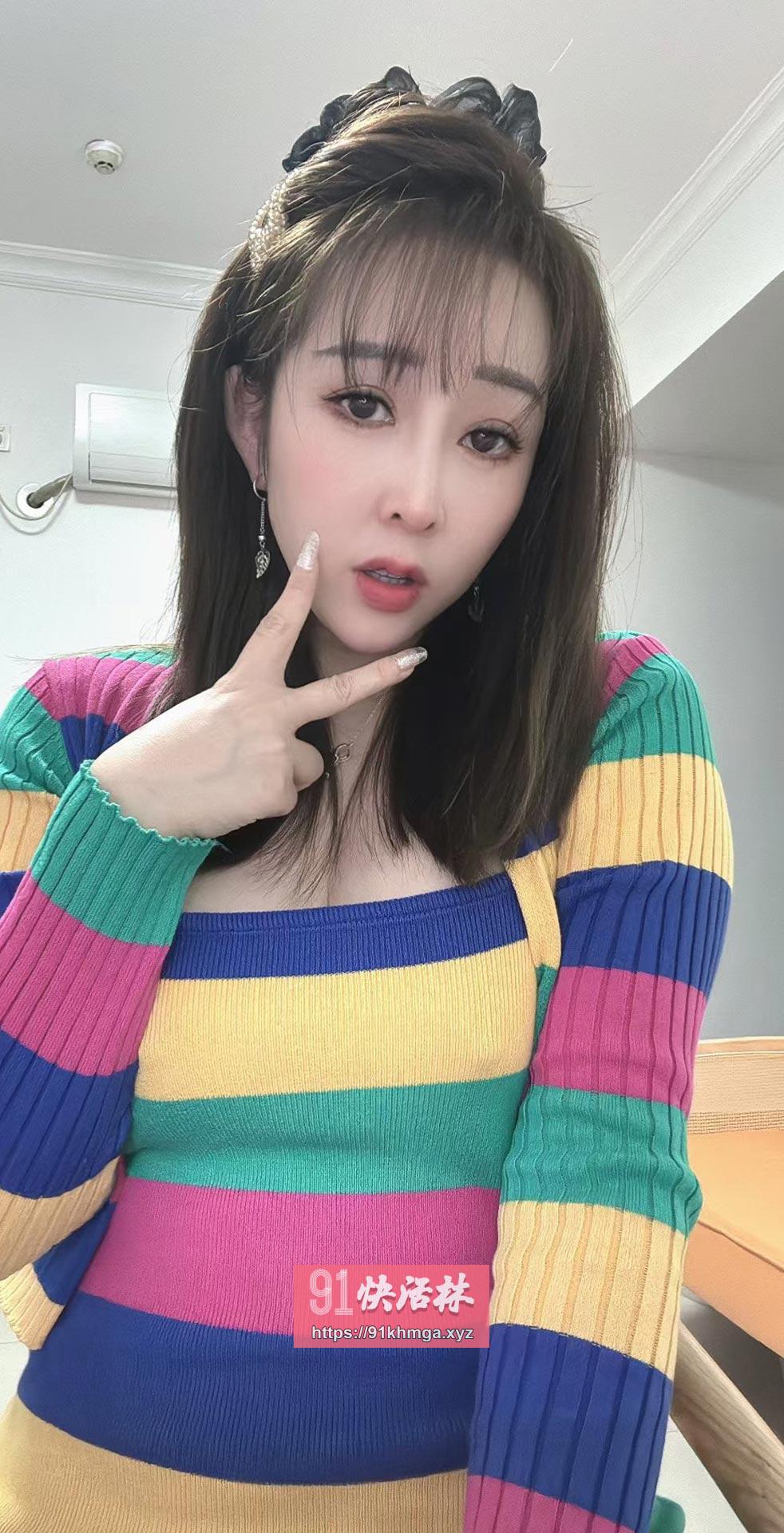 性感水嫩小狐狸