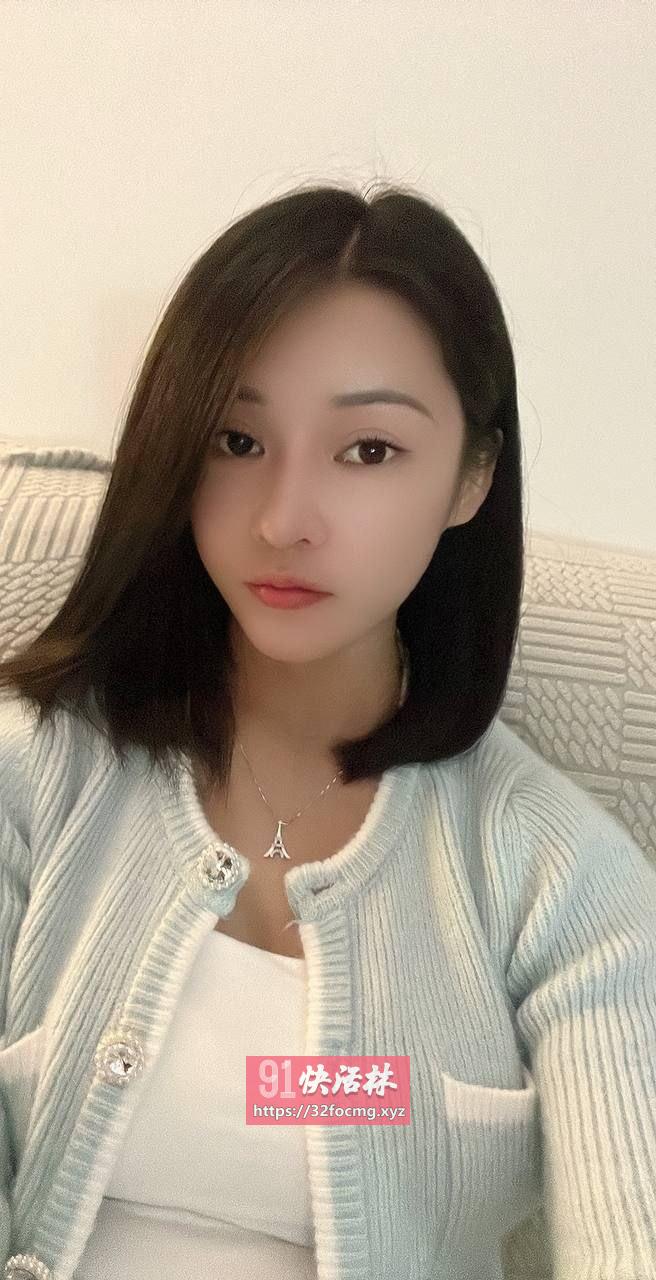 滨海酥胸美腿甜妹纸