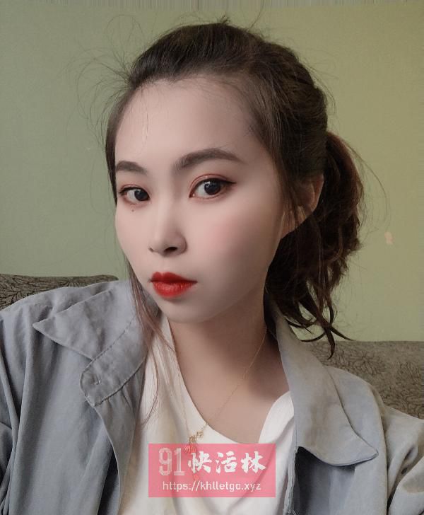 江岸三峡石兼职妹妹