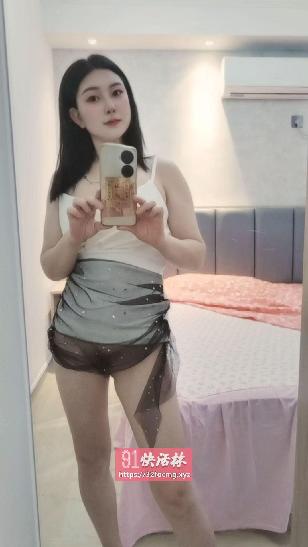 大奶翘臀极品美女