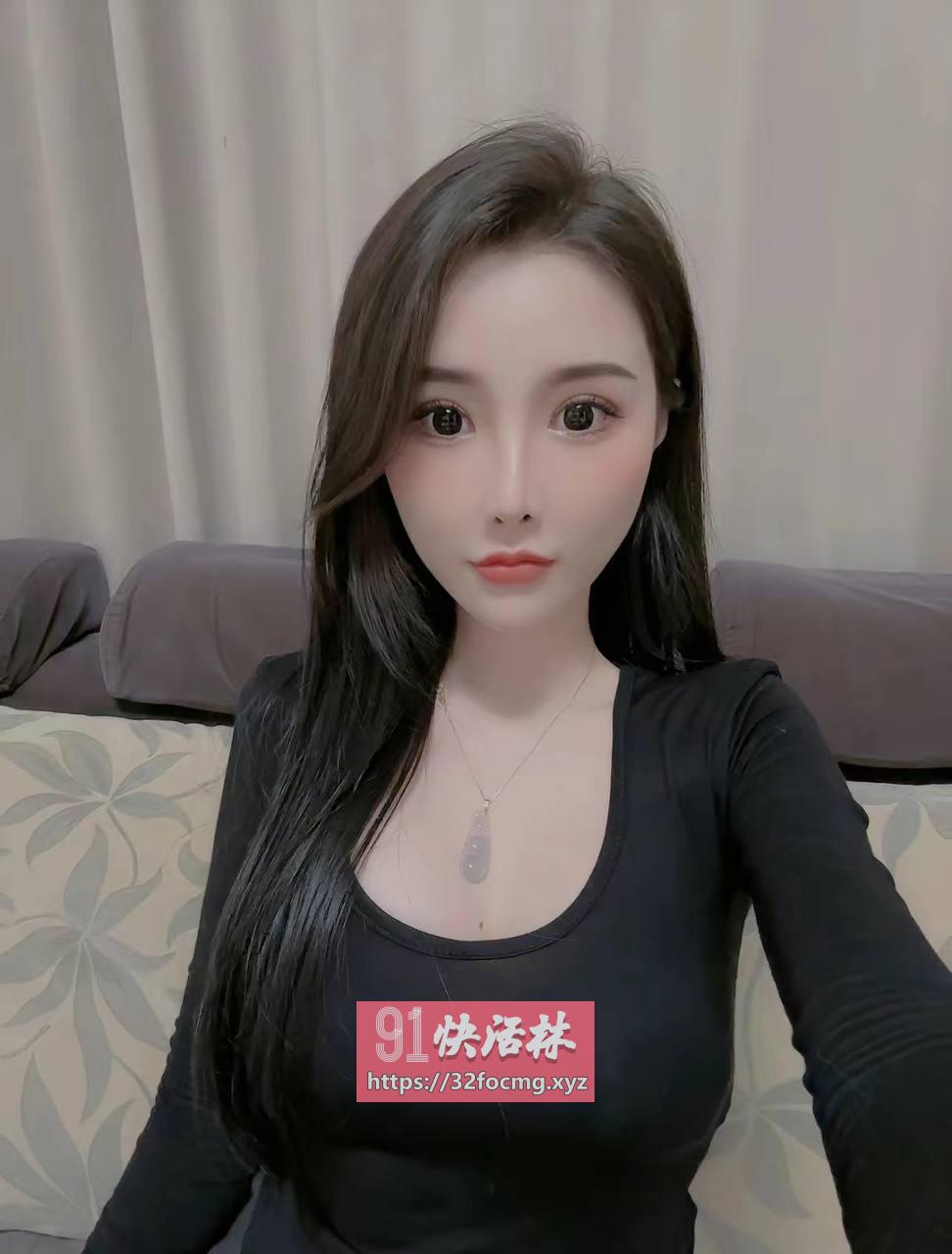 丰满性感美少妇