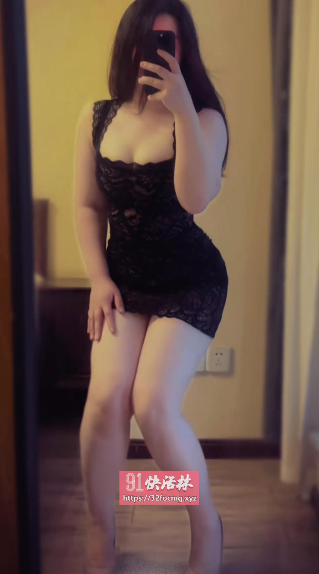 性感丰乳翘臀骚妹