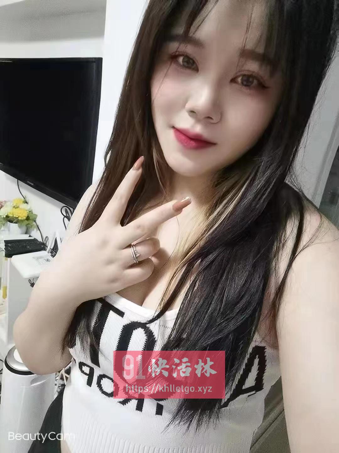 罗湖美女皮肤非常好
