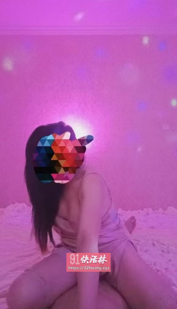 一线天小少妇