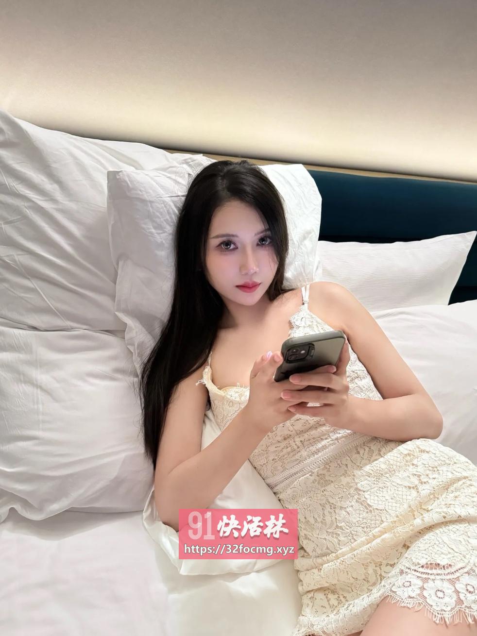 丰满年轻小姐姐