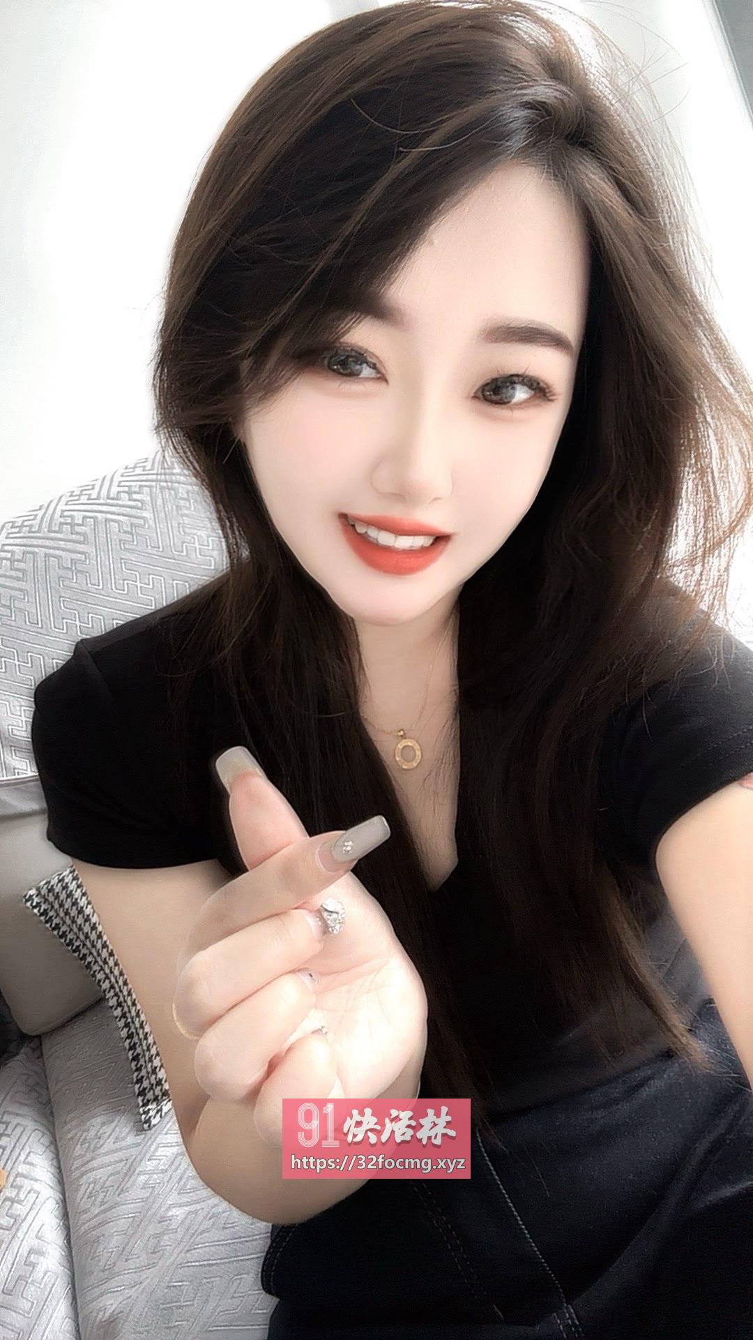 极品包臂裙闷骚水多美女