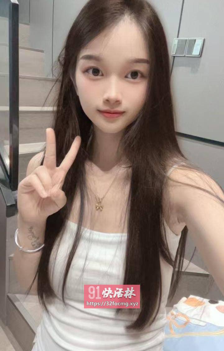 年轻兼职小妹