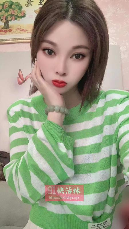 有气质的短发小姐姐