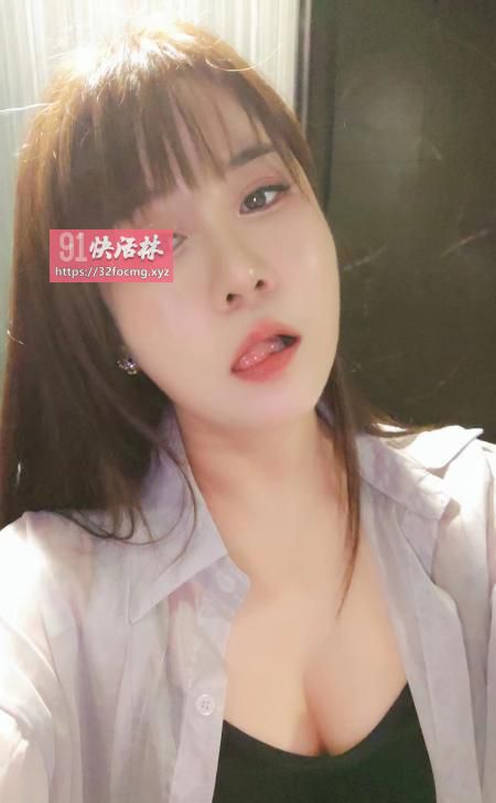 舌吻人妻静静