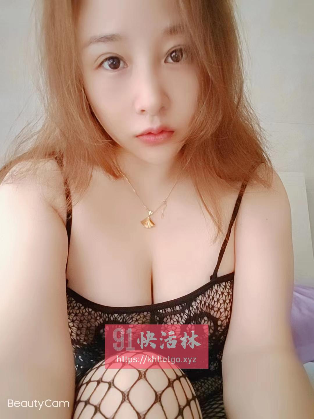 白云大奶熟妇