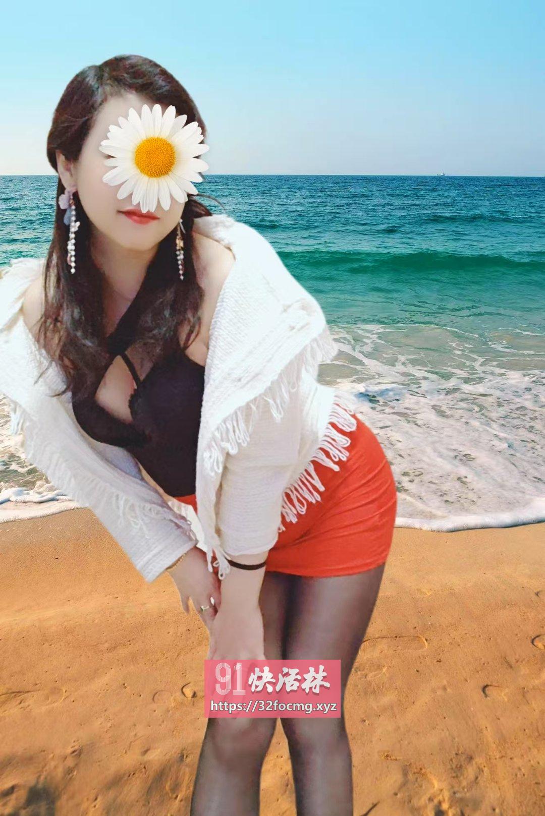 服务系大屁股熟女姐姐