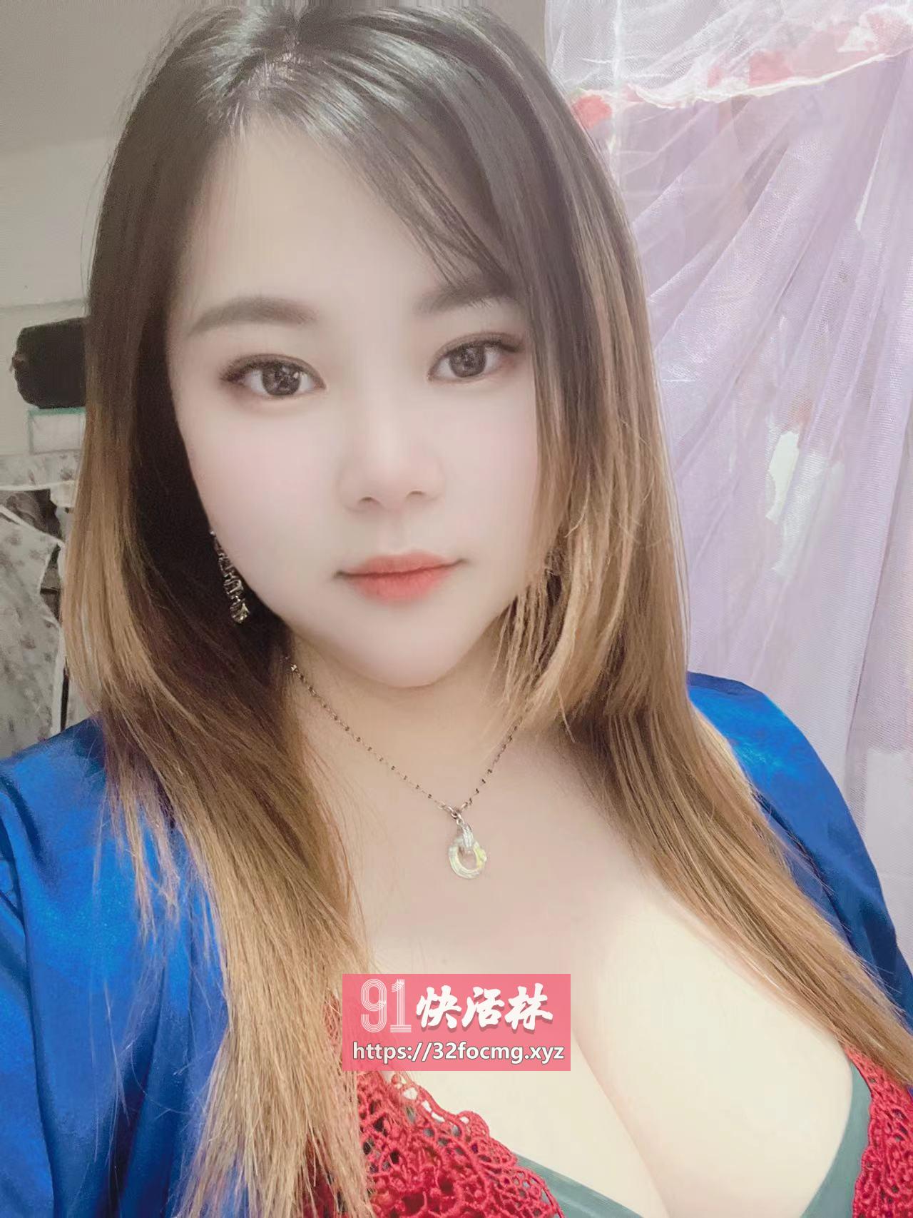 巨乳骚茜茜