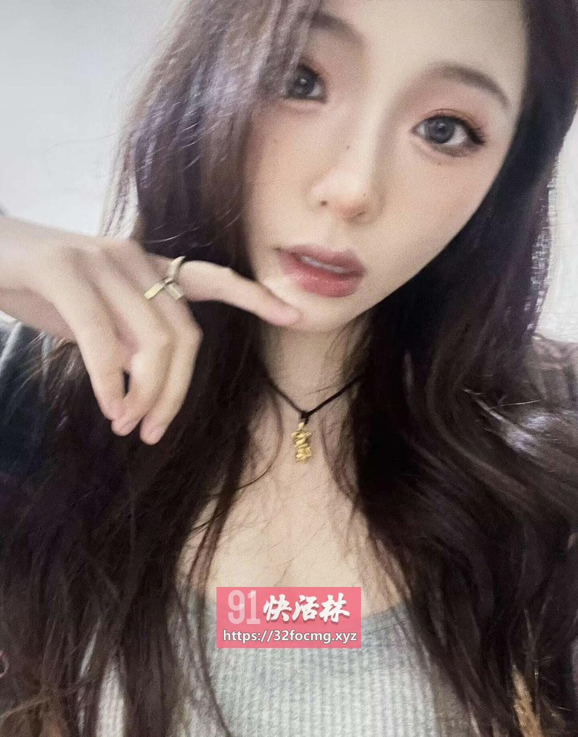 青岛乖巧配合哥哥每个动作