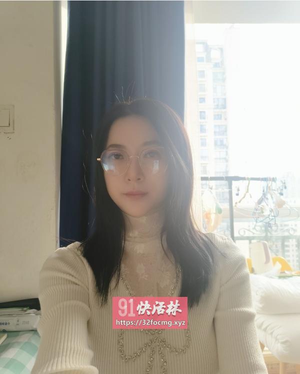 反差萌嫩妹