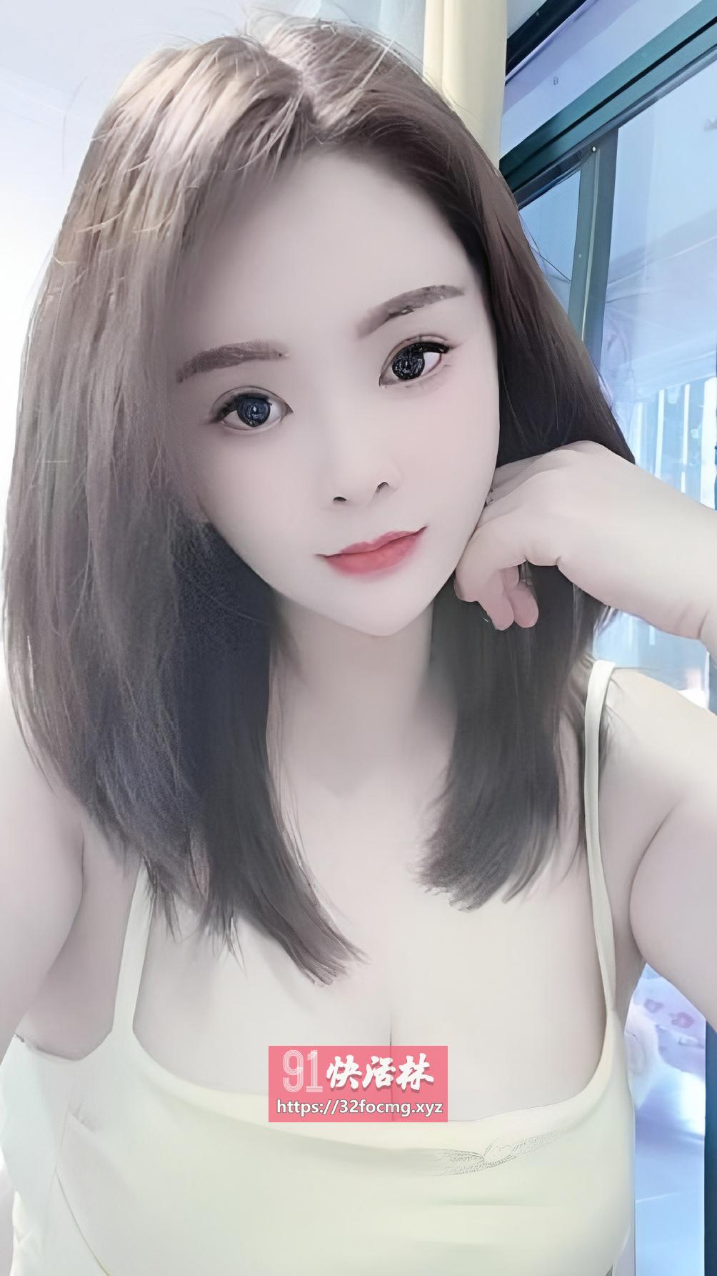 反差小烧女水多逼紧