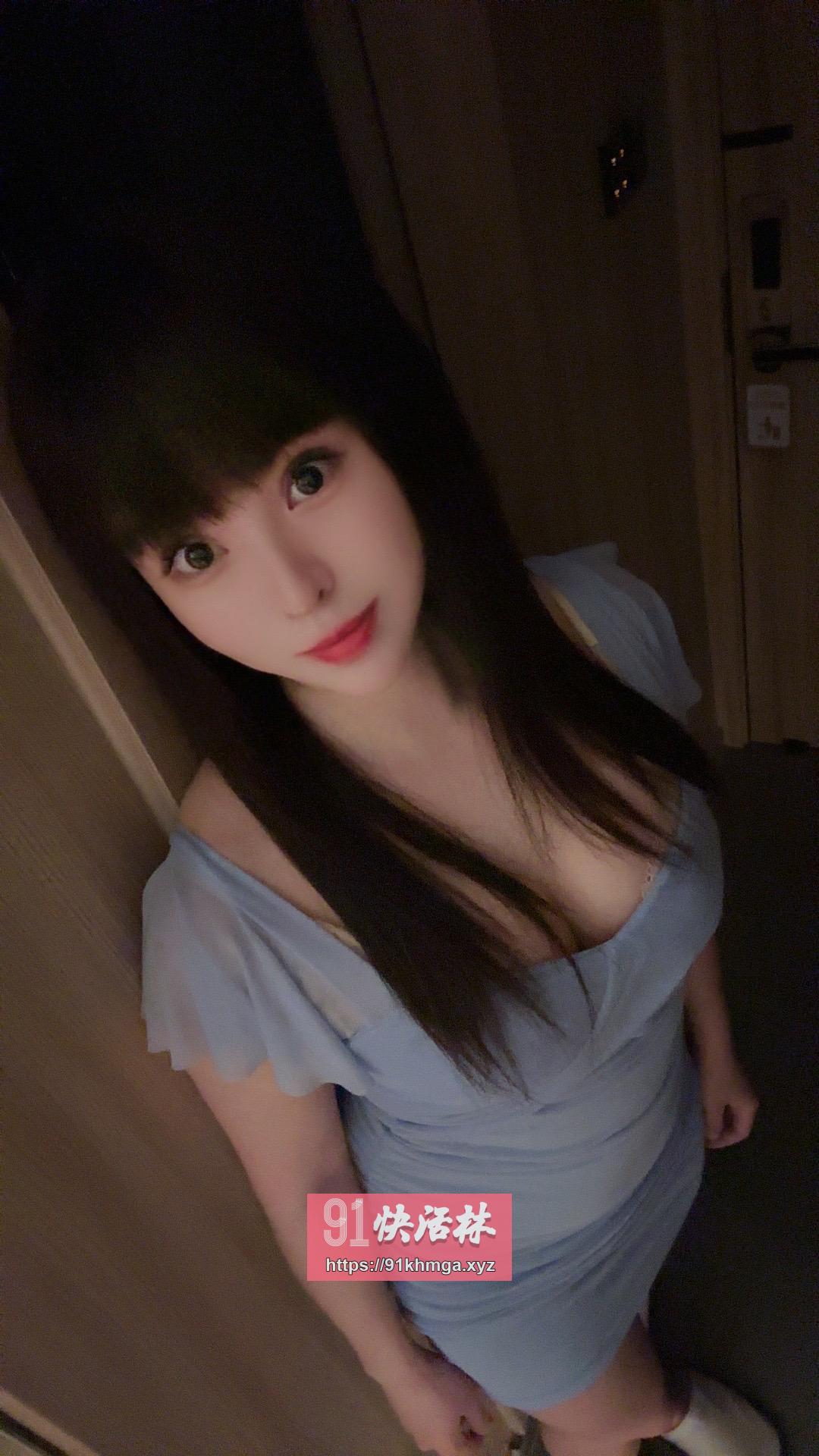 前凸后翘技术好小骚货