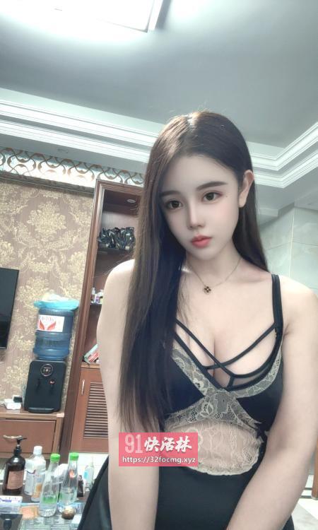 性感大胸美女