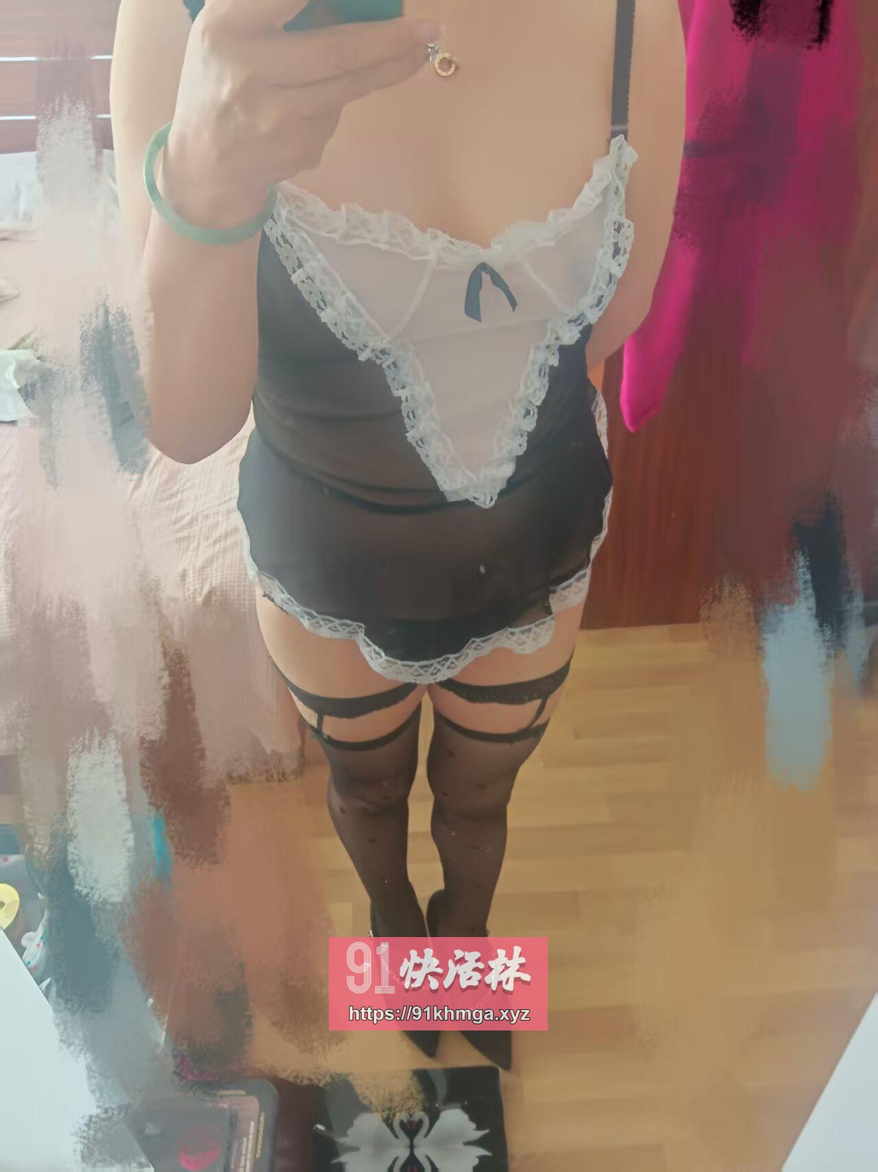 服务系大奶肥臀骚姐姐