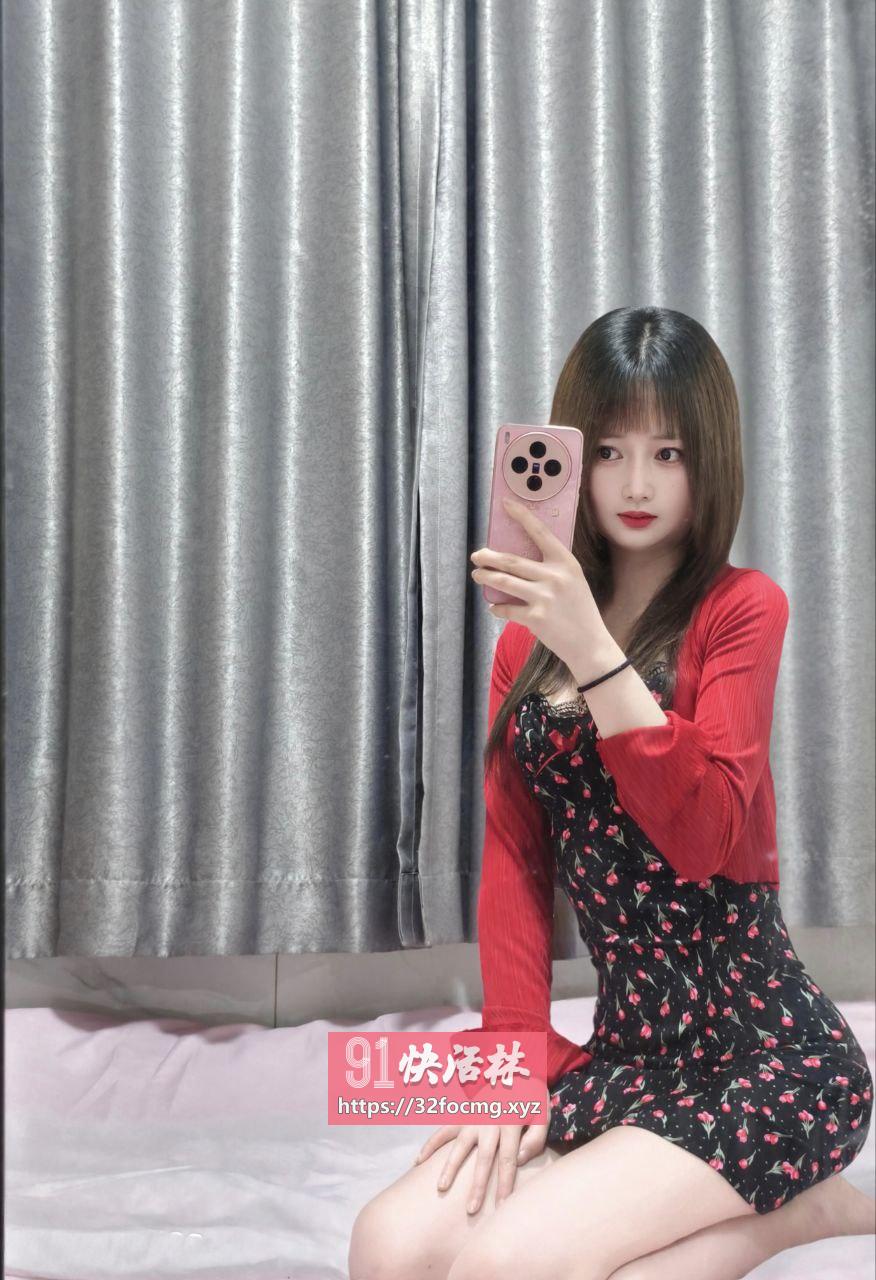 丝袜玉足彤彤