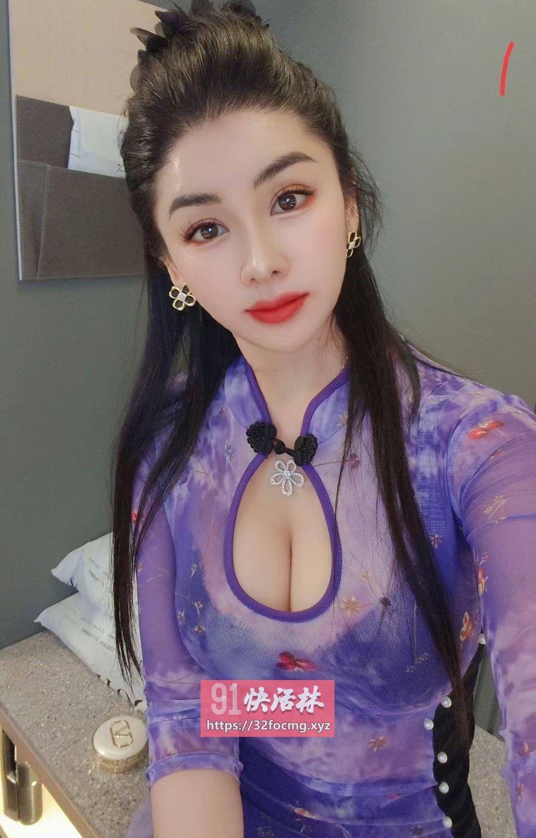 豹纹大奶骚妇