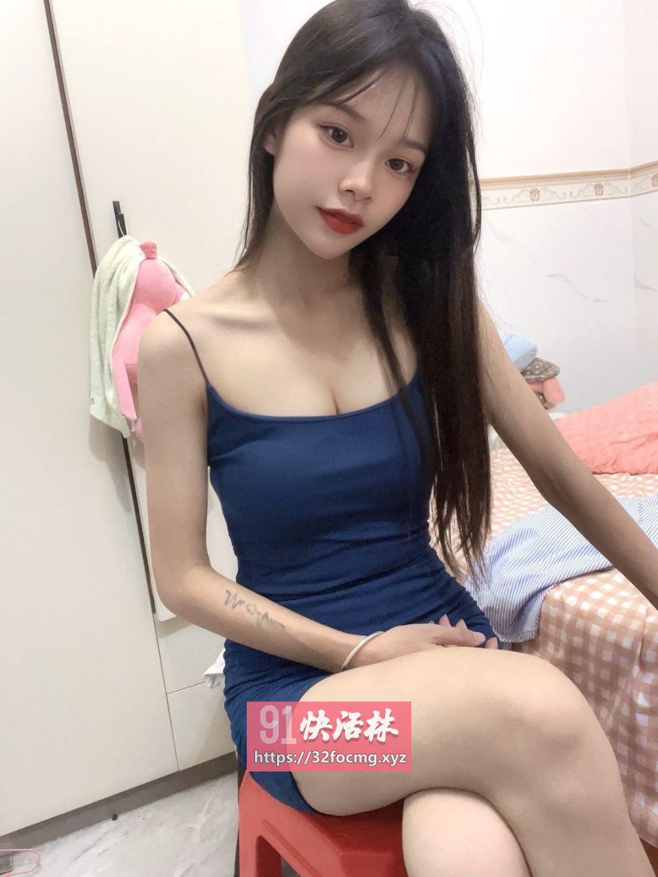 三点巨粉一摸就湿