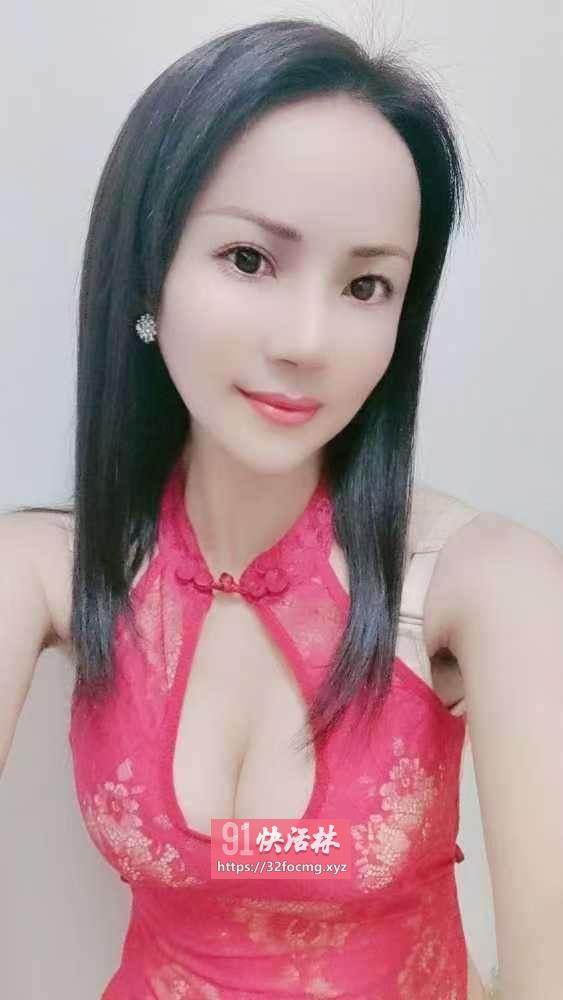 亲和温柔的大姐姐