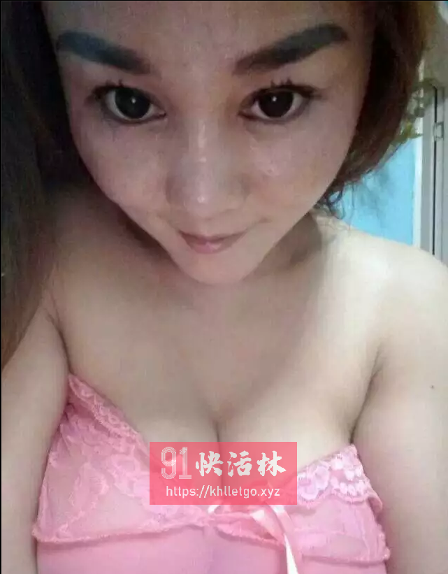 丰满E奶少妇