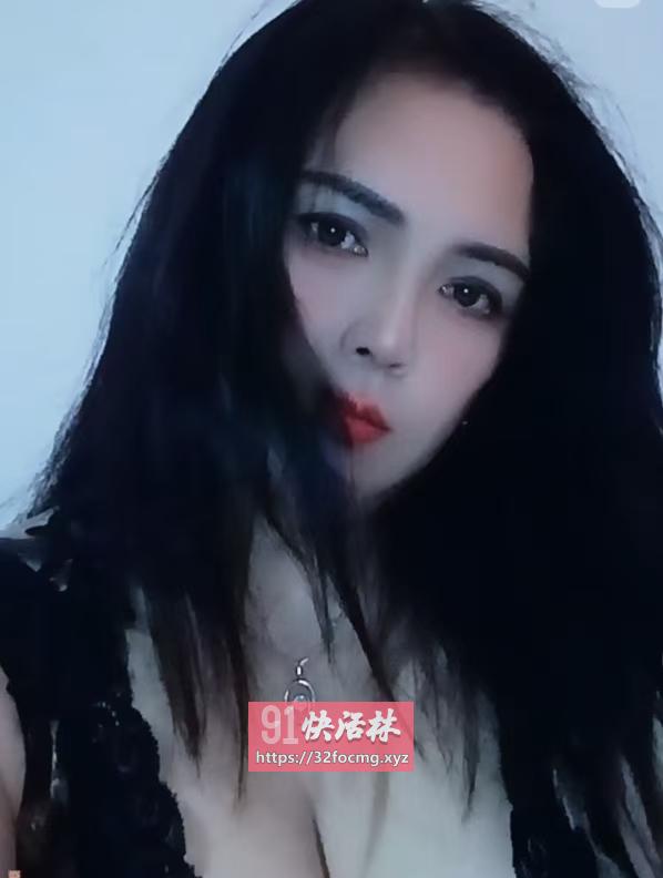 42f潮喷熟女姐姐榨汁机