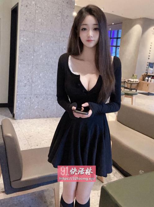 性感长腿粉嫩的姐姐