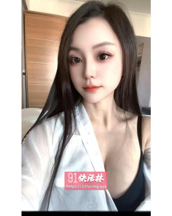 镜湖大胸美腿御姐