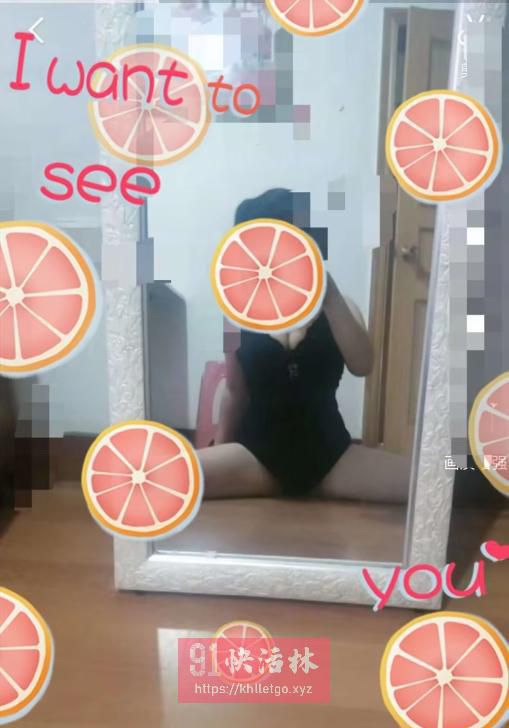 市内会大劈叉的熟女