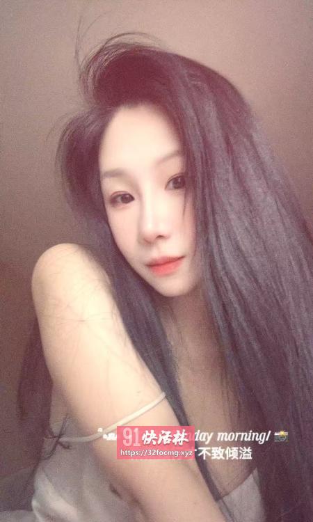  身材苗条，极品身材，肤白貌美