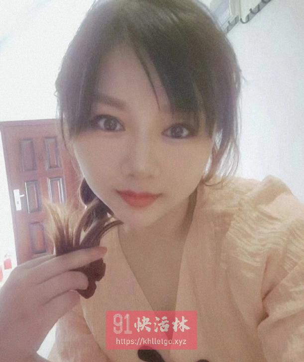 活泼可爱的诗丝