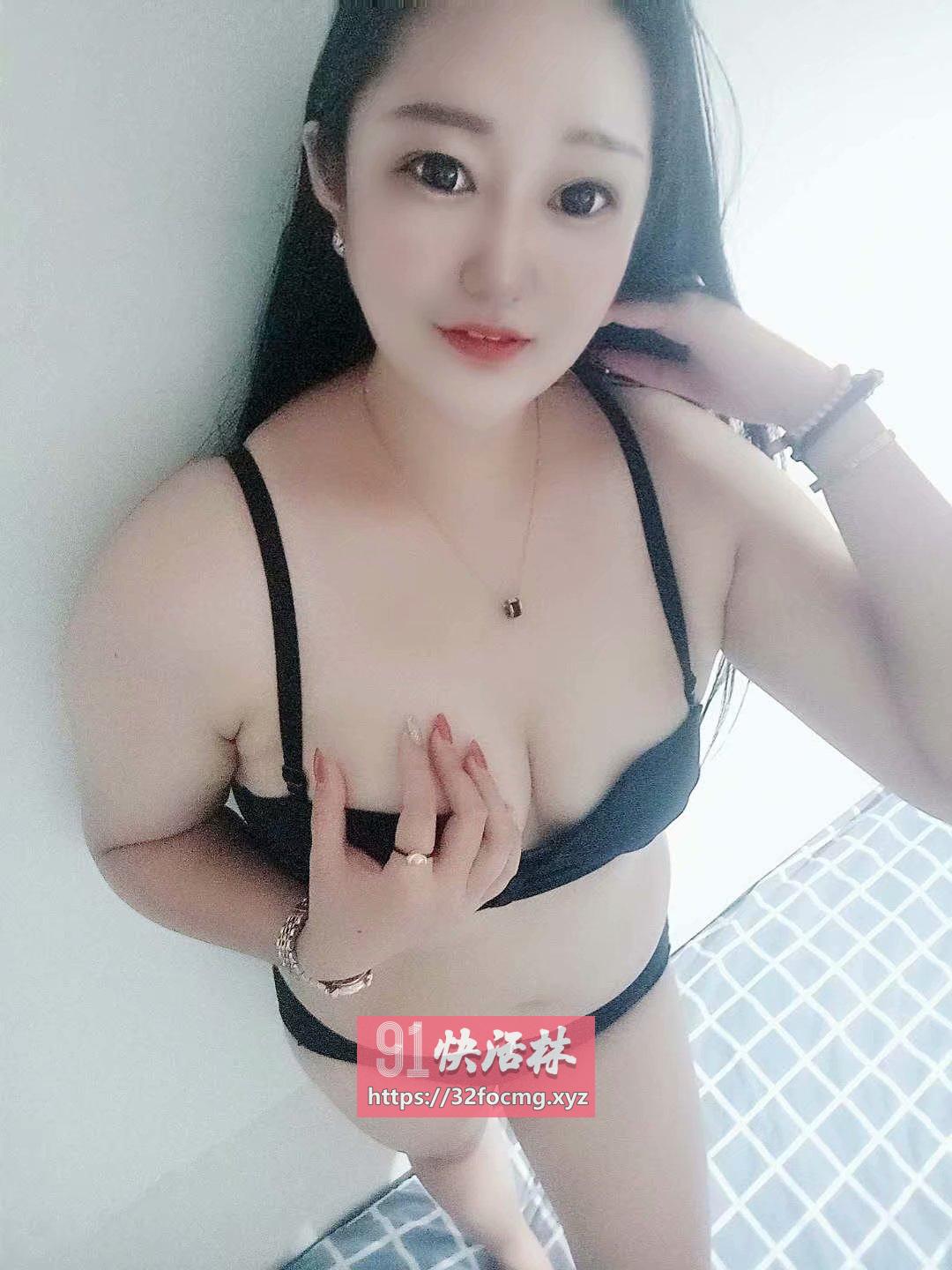 巨乳骚妹服务系