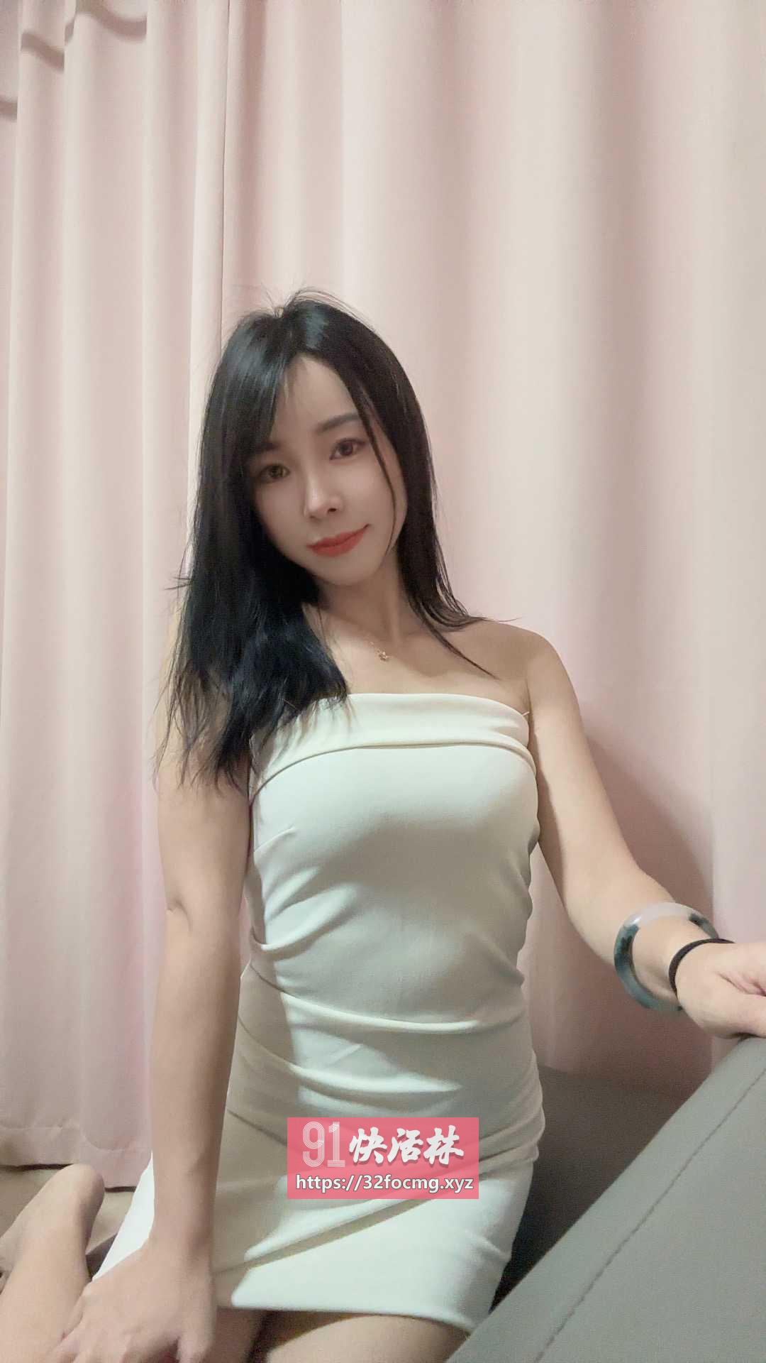 肤白性感少妇