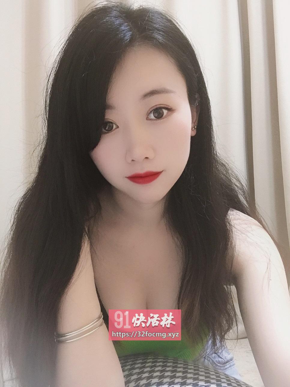 天河性感风骚大奶妹