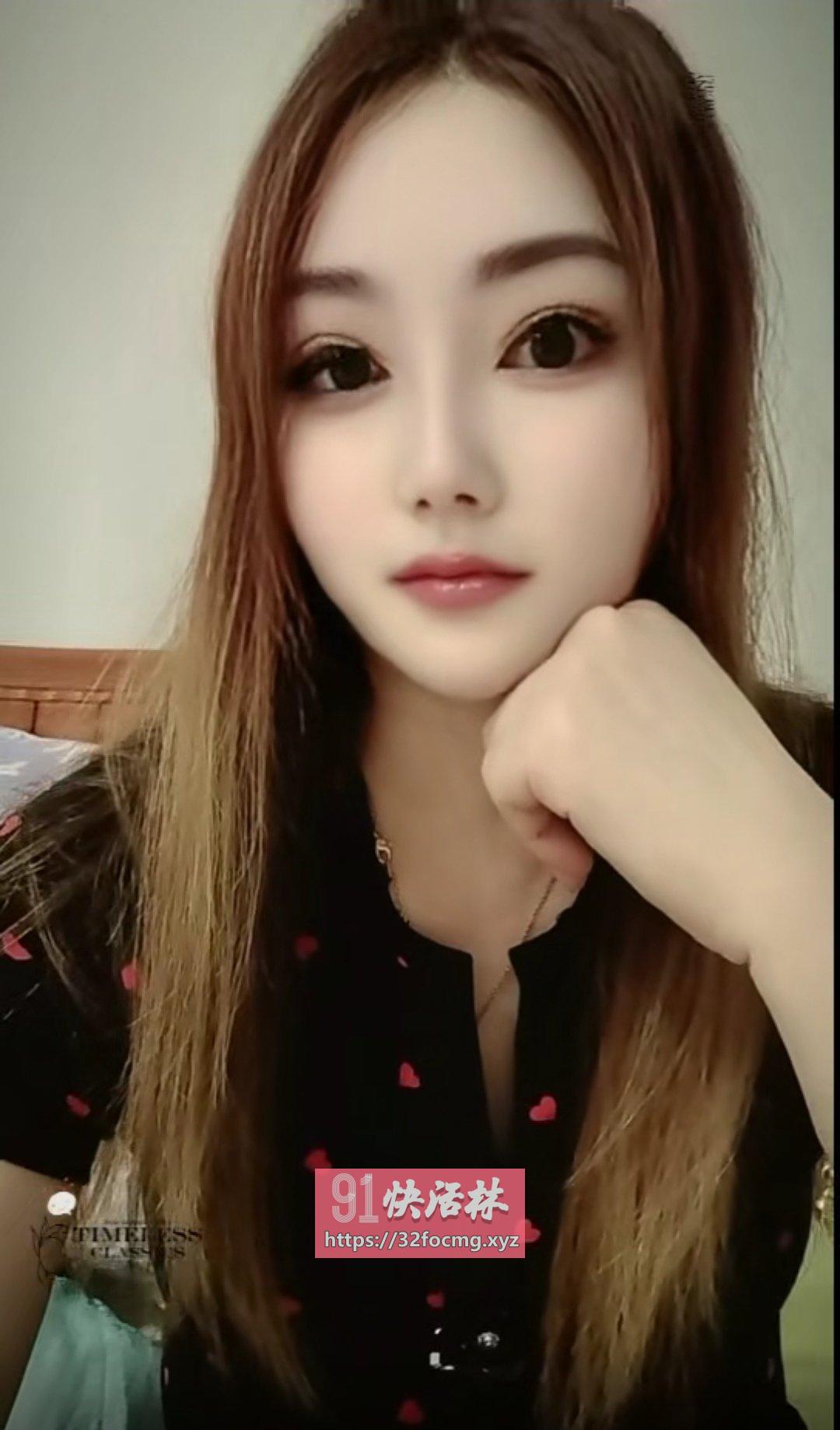 风骚性感翘臀姐姐