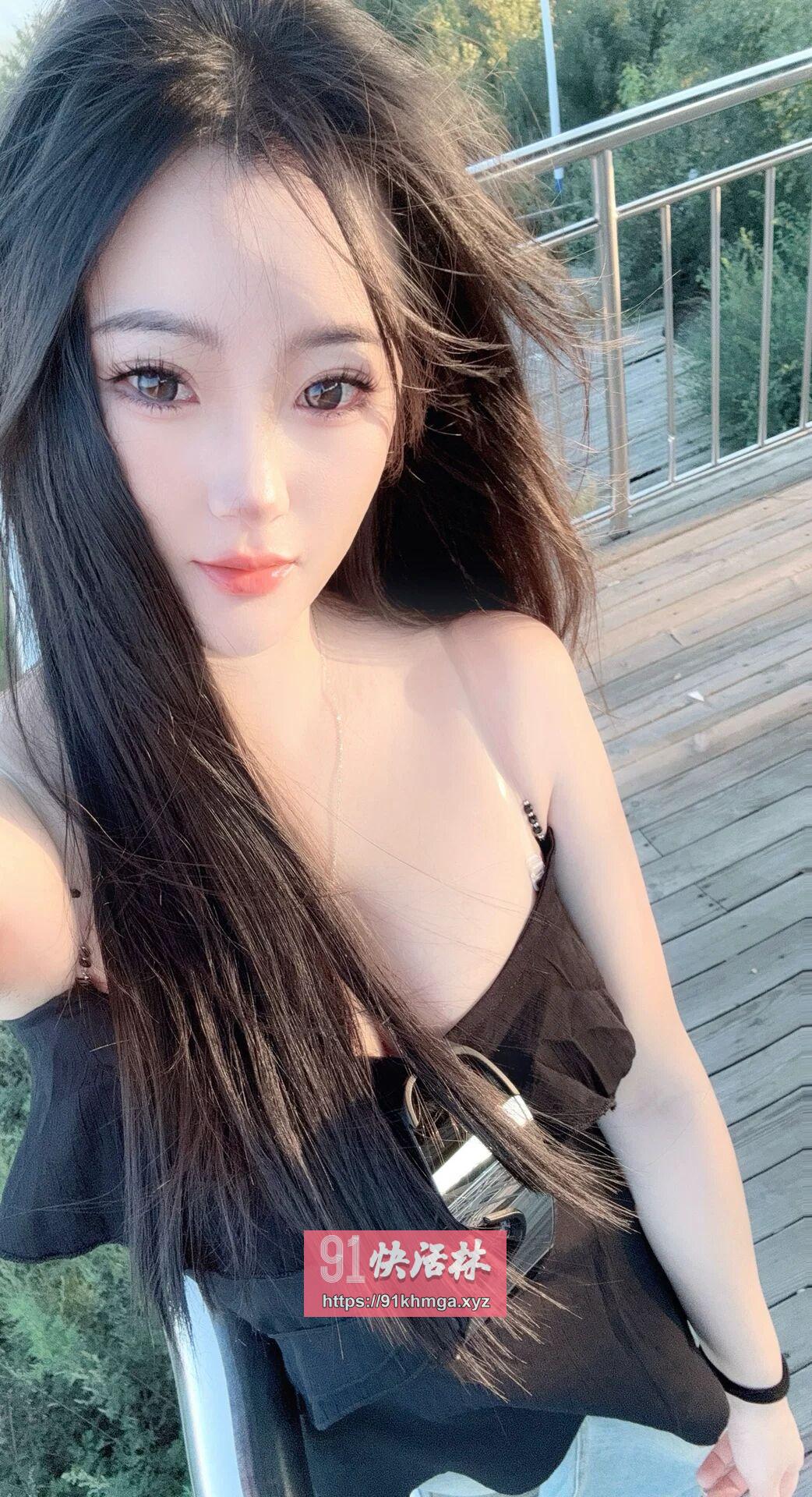 妩媚性感身材尤物