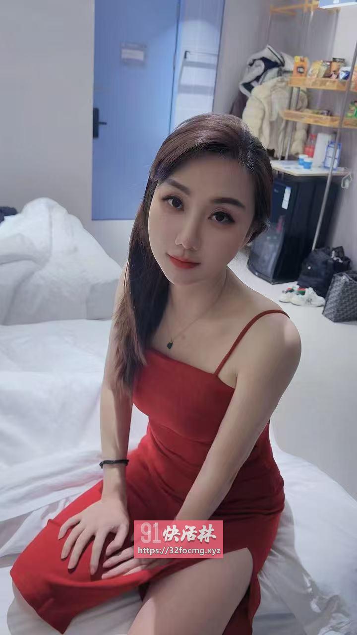 骚妹人前端庄人后放荡