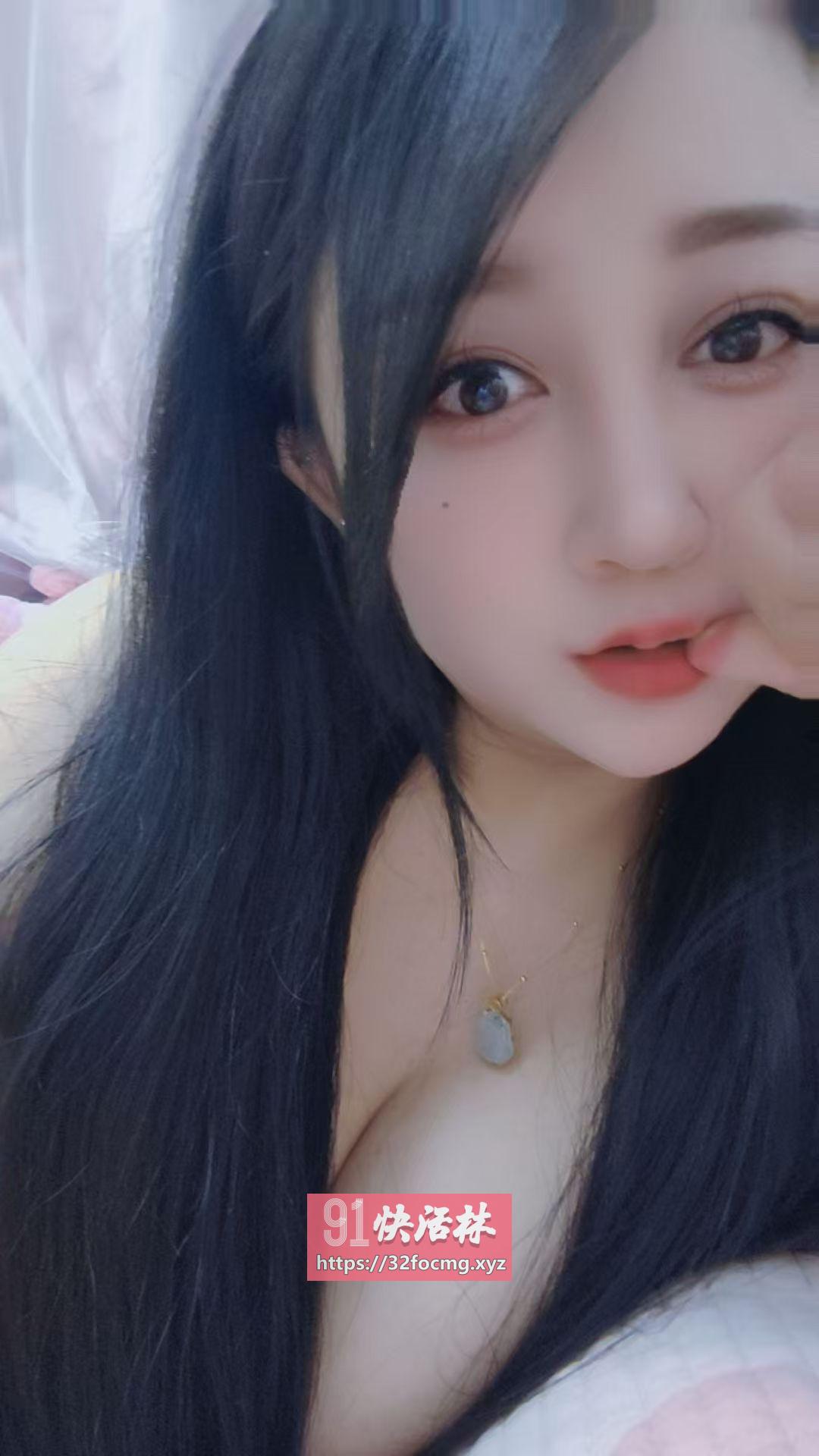 丰乳肥臀轻熟人妻