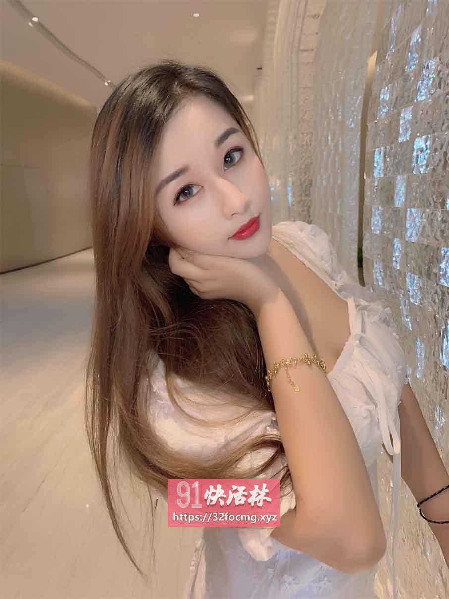 身材高丰满的姐姐